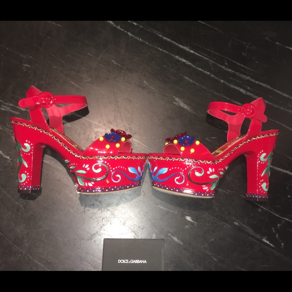 Dolce & Gabbana red patent platform sandals 36